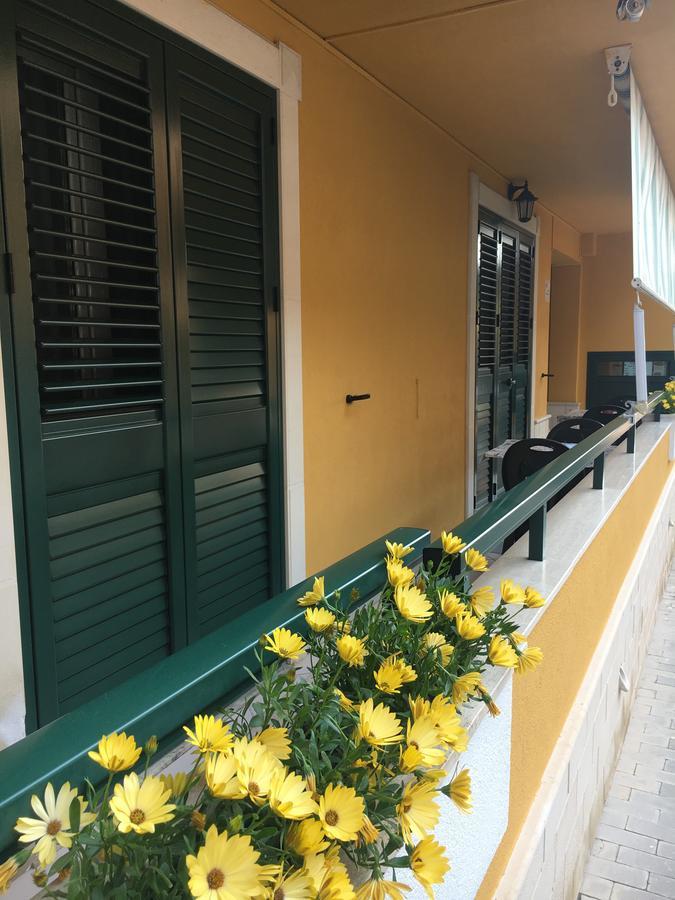 Mediterraneo Bed & Breakfast ปอซซัลโล ภายนอก รูปภาพ