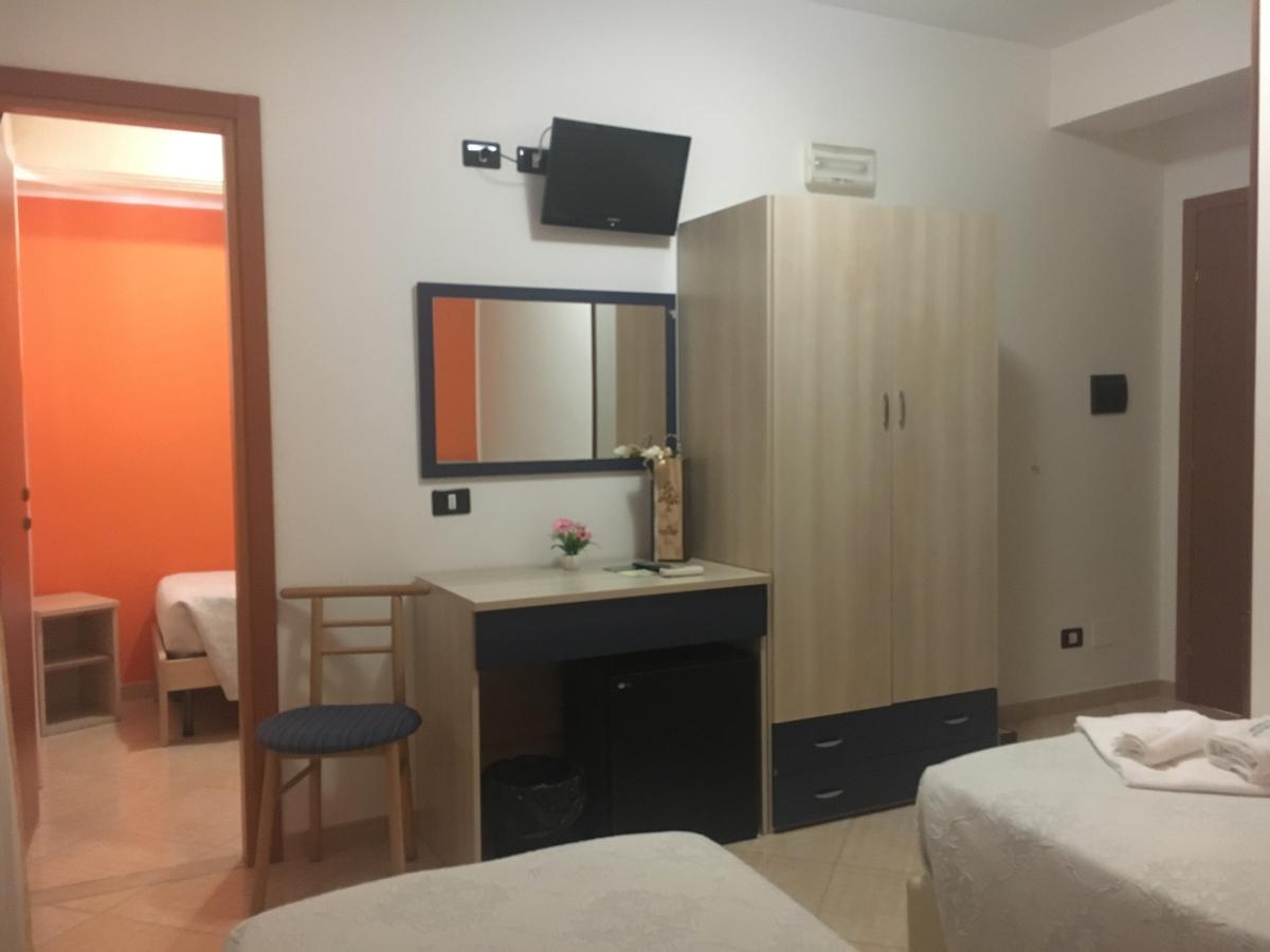 Mediterraneo Bed & Breakfast ปอซซัลโล ภายนอก รูปภาพ